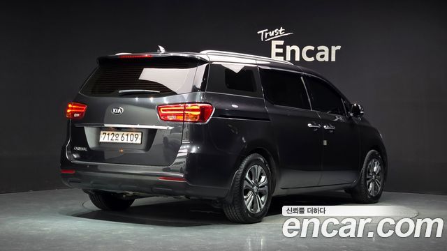 Kia Carnival из Кореи Encar