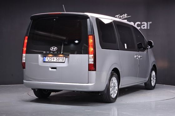 Hyundai Staria Tourer 9-Seater Modern — пробег 5 987 км — фото 2 из 5