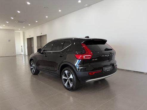 Volvo XC40 B4 Ultra Bright — пробег 9 956 км — фото 2 из 5