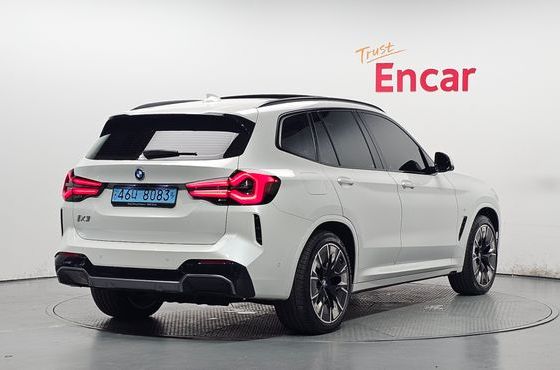 BMW iX3 M Sports — пробег 72 840 км — фото 2 из 5