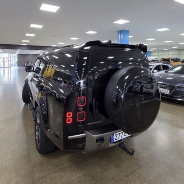 Land Rover Defender 130 D300 X-Dynamic HSE — пробег 36 926 км — фото 4 из 5