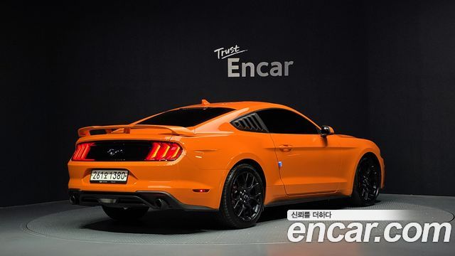 Ford Mustang Coupe — пробег 70 147 км — фото 2 из 5