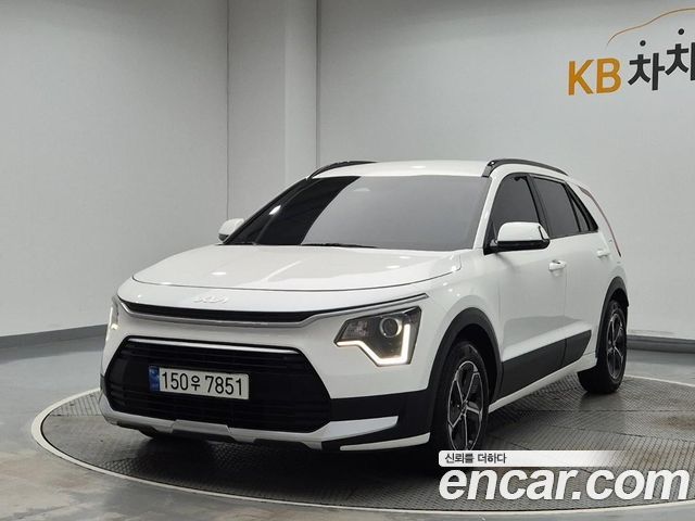 Kia Niro Prestige — пробег 22 700 км — фото 1 из 5