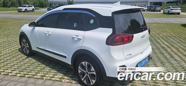 Kia Niro Light (Taxi Trim) — пробег 324 058 км — фото 4 из 5