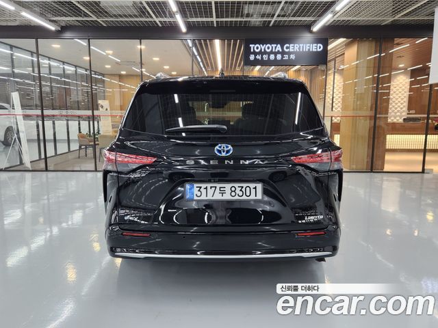 Toyota Sienna 2.5 Hybrid 2WD — пробег 3 891 км — фото 4 из 5