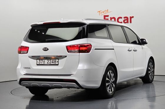 Kia Carnival 9-seater Luxury — пробег 162 793 км — фото 2 из 5