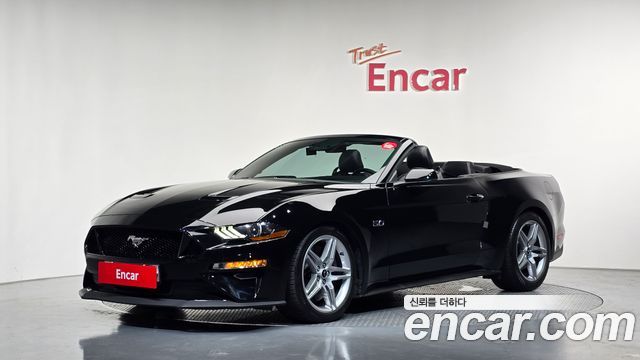 Ford Mustang GT Convertible — пробег 75 116 км — фото 1 из 5