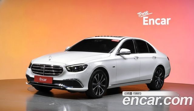 Mercedes-Benz E-Class E300e 4MATIC Exclusive — пробег 54 981 км — фото 1 из 5