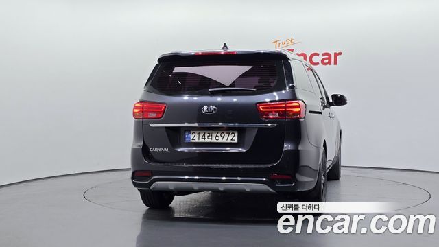 Kia Carnival из Кореи Encar