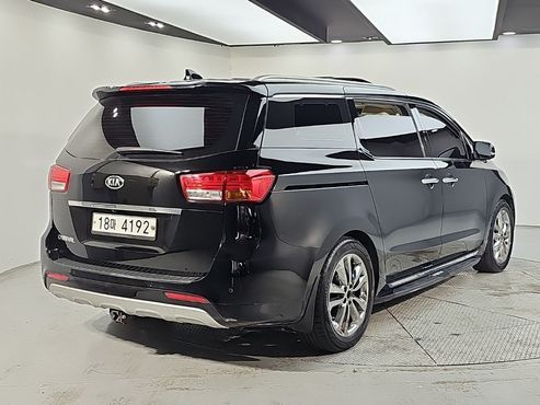 Kia Carnival 9-seater Noblesse — пробег 86 567 км — фото 4 из 5