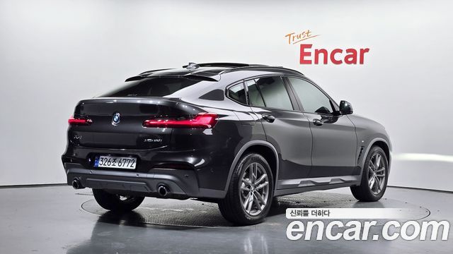 BMW X4 xDrive20i M Sport X — пробег 65 159 км — фото 2 из 5