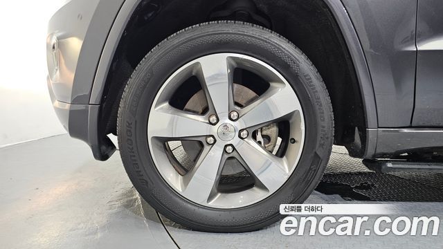 Jeep Cherokee 3.0 Diesel Overland WK2 — пробег 103 088 км — фото 5 из 5