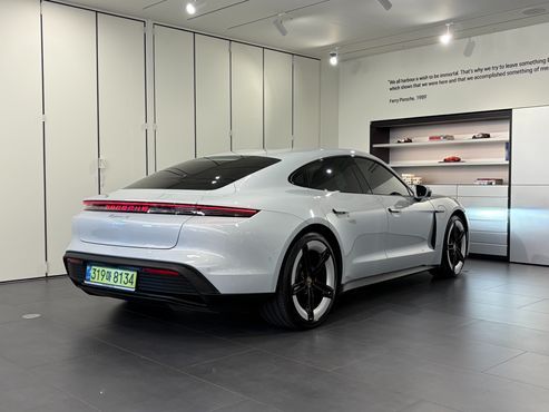 Porsche Taycan Base 4 — пробег 8 052 км — фото 2 из 5
