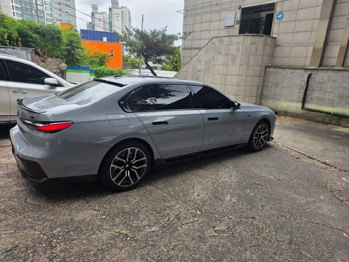BMW i7 eDrive 50 M Sport — пробег 16 697 км — фото 4 из 5