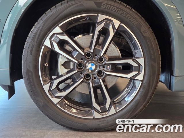 BMW iX2 eDrive 20 M Sport — пробег 6 000 км — фото 5 из 5