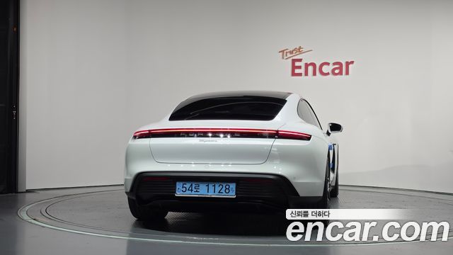 Porsche Taycan Base — пробег 17 809 км — фото 4 из 5