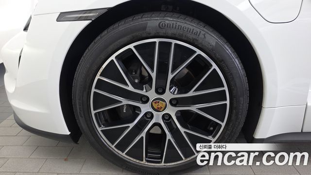 Porsche Taycan Base — пробег 17 809 км — фото 5 из 5