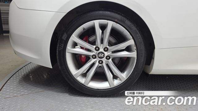 Hyundai Genesis из Кореи Encar