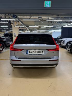 Volvo V60 B5 Ultimate AWD — пробег 50 700 км — фото 4 из 5