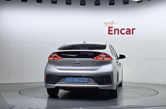 Hyundai Ioniq Q — пробег 144 803 км — фото 4 из 5