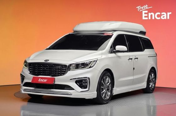 Kia Carnival 9-Seater Hi-Limousine Noblesse Special — пробег 80 857 км — фото 1 из 5