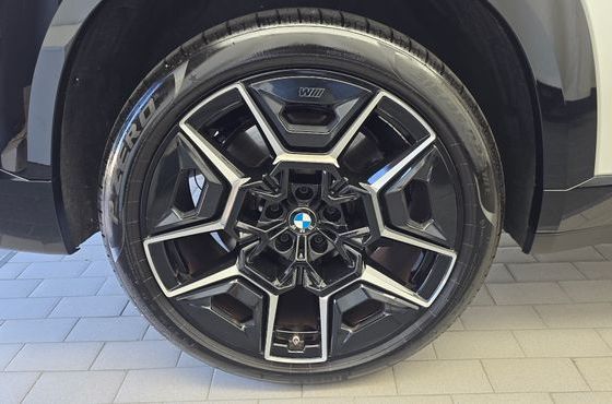 BMW XM 4.4 — пробег 31 023 км — фото 5 из 5