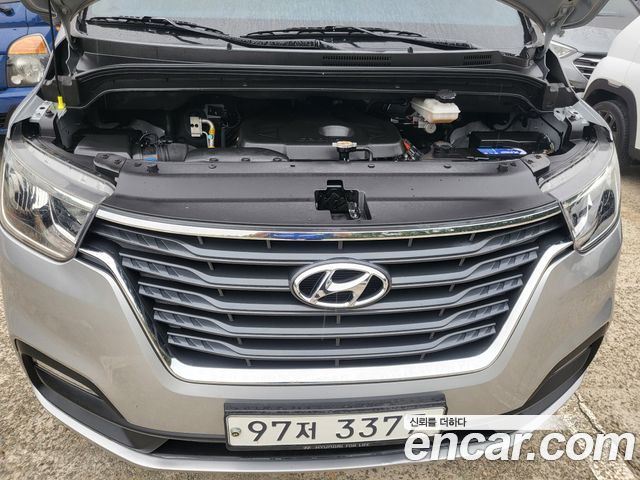 Hyundai Starex Van 5-Seater Modern — пробег 175 894 км — фото 3 из 5