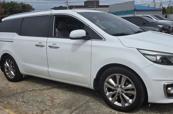 Kia Carnival 7-seater Limousine VIP — пробег 172 000 км — фото 3 из 5