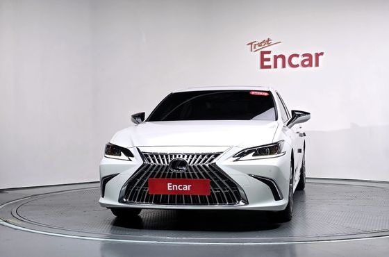 Lexus ES Luxury Plus — пробег 23 635 км — фото 3 из 5