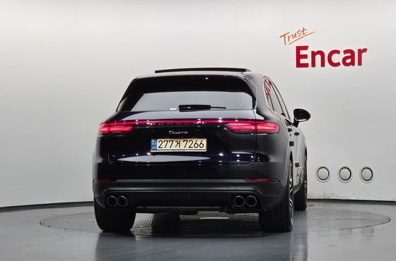 Porsche Cayenne 3.0 — пробег 25 572 км — фото 4 из 5