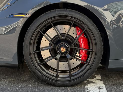 Porsche 911 Carrera 4 GTS — пробег 4 580 км — фото 5 из 5