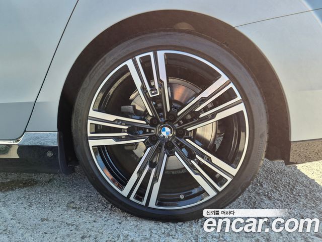 BMW i7 xDrive 60 M sport — пробег 77 000 км — фото 5 из 5