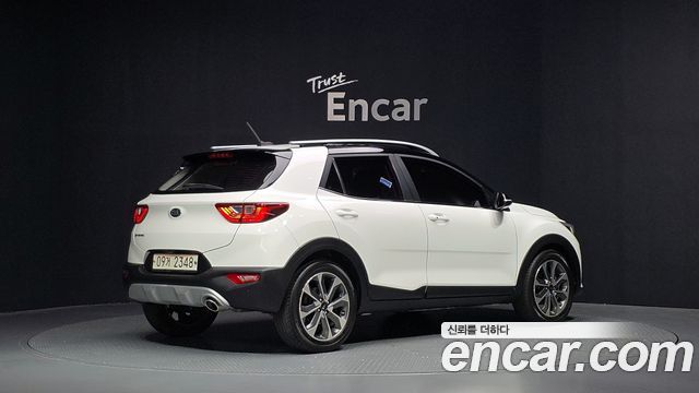 Kia Stonic 1.4 Prestige — пробег 64 887 км — фото 2 из 5