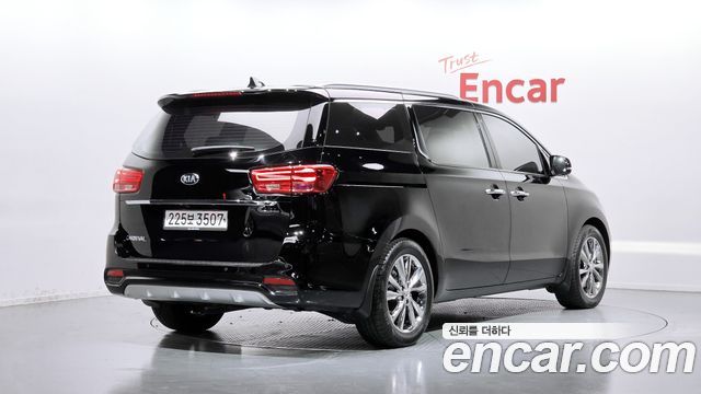 Kia Carnival 9-Seater Noblesse Special — пробег 45 856 км — фото 2 из 5