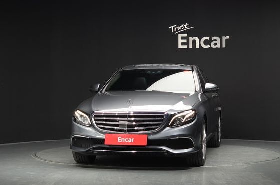 Mercedes-Benz E-Class E300 4MATIC Exclusive — пробег 55 422 км — фото 3 из 5