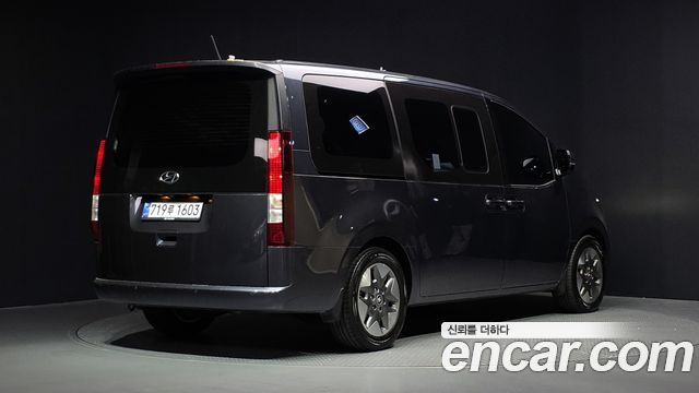 Hyundai Staria Tourer 11-Seater Modern — пробег 102 205 км — фото 2 из 5