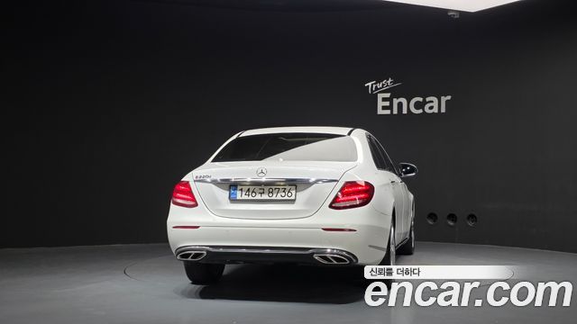 Mercedes-Benz E-Class E220d Avantgarde — пробег 185 638 км — фото 4 из 5