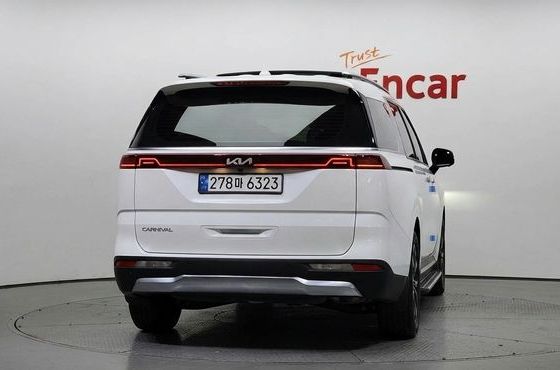 Kia Carnival Gasoline 9-Seater Signature — пробег 111 591 км — фото 4 из 5