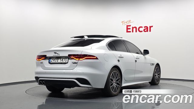 Jaguar XE D180 R-Dynamic S — пробег 32 055 км — фото 2 из 5