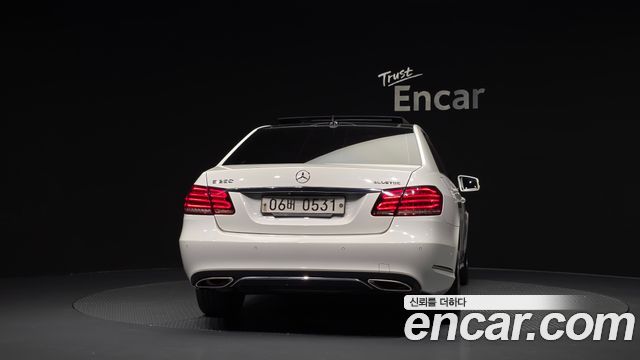 Mercedes-Benz E-Class E250 BlueTec 4MATIC AV — пробег 134 015 км — фото 4 из 5