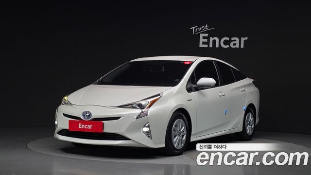 Toyota Prius 1.8 E — пробег 138 500 км — фото 1 из 5