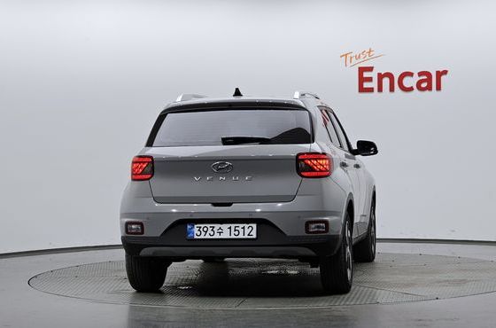 Hyundai Venue 1,6 Premium — пробег 14 759 км — фото 4 из 5