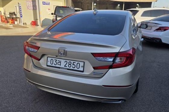 Honda Accord 2.0 Hybrid Touring — пробег 121 913 км — фото 2 из 5