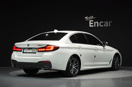 BMW 5-Series 520i M Sport — пробег 81 023 км — фото 2 из 5