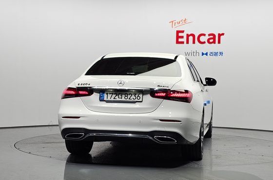 Mercedes-Benz E-Class E220d 4MATIC AMG Line — пробег 102 025 км — фото 4 из 5