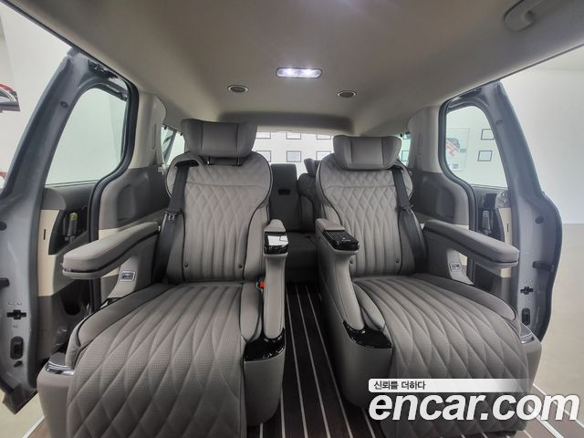 Kia Carnival Gasoline 9 Seater X Line — пробег 15 км — фото 4 из 5