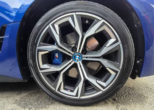 BMW i4 eDrive40 M Sports Pro — пробег 39 085 км — фото 5 из 5