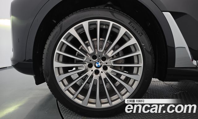 BMW X7 xDrive 40i Design Pure Excellence 7-Seater — пробег 13 559 км — фото 5 из 5