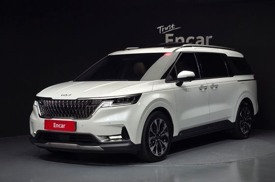 Kia Carnival Gasoline 7-Seater Signature — пробег 33 831 км — фото 1 из 5