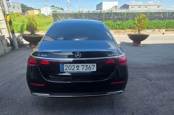 Mercedes-Benz E-Class E300 4MATIC Exclusive — пробег 41 800 км — фото 2 из 5